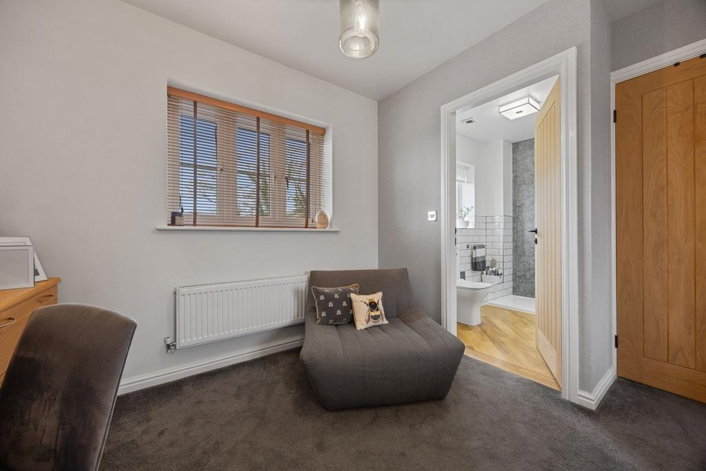 Master to Ensuite