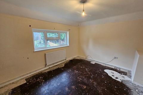 2 bedroom maisonette for sale, 186A Stephenson Avenue, Walsall, West Midlands, WS2 7DU
