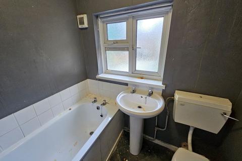 2 bedroom maisonette for sale, 186A Stephenson Avenue, Walsall, West Midlands, WS2 7DU