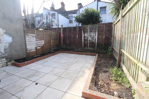 3 bedroom house to rent, 3 bedroom - Edmonton N18
