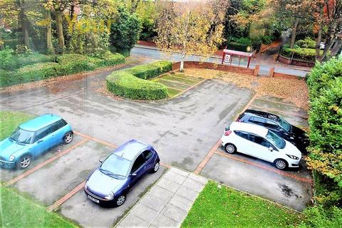 5 bedroom apartment to rent, Flat 5, Cardigan road, Hyde Park