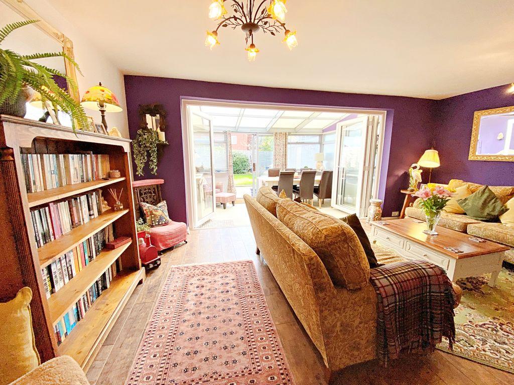 Lounge into...