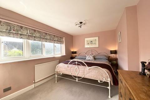 undefined, Paddock Close, Pershore