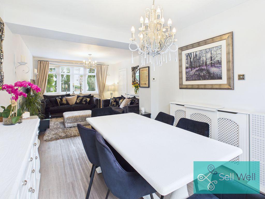 Lounge/Dining