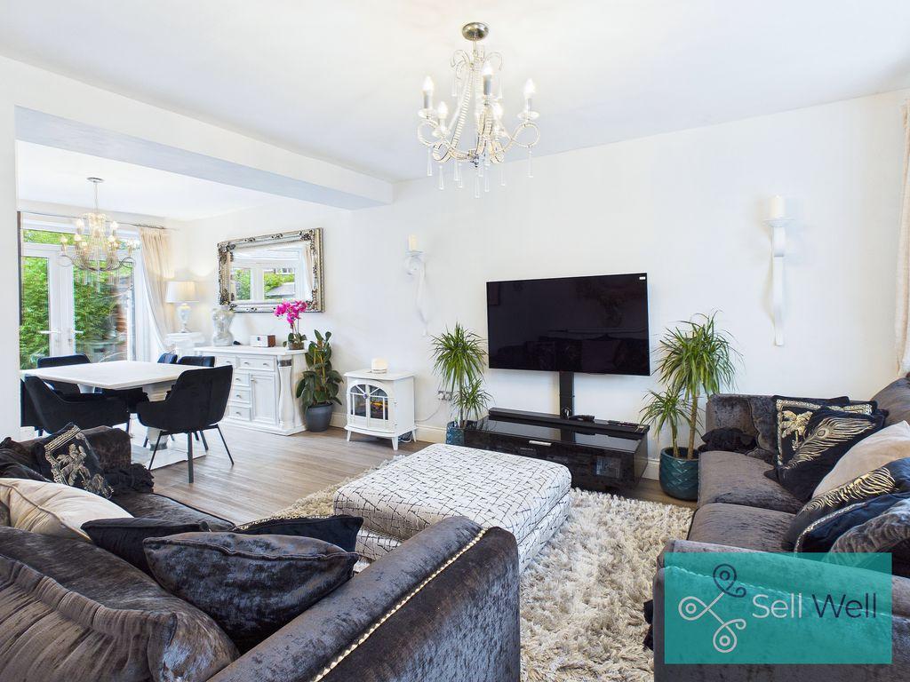 Lounge/Dining