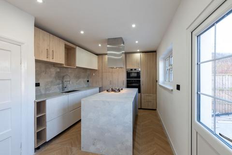 3 bedroom semi-detached house for sale, Beechmont Gardens, Southend-On-Sea