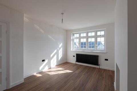 3 bedroom semi-detached house for sale, Beechmont Gardens, Southend-On-Sea