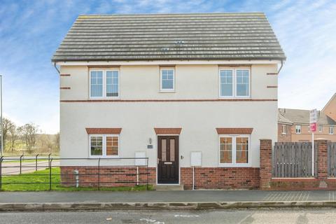 3 bedroom semi-detached house for sale, Staithes Drive, Wakefield