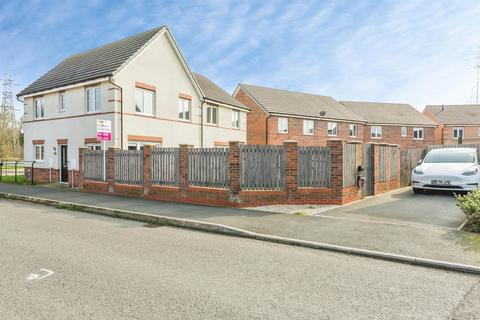 3 bedroom semi-detached house for sale, Staithes Drive, Wakefield
