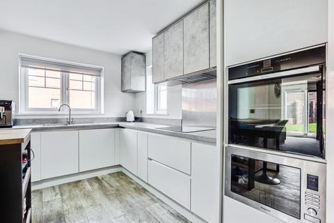 3 bedroom semi-detached house for sale, Staithes Drive, Wakefield