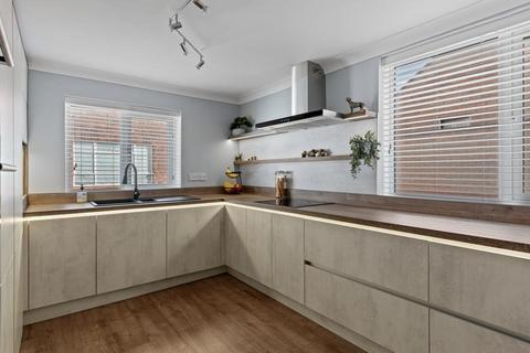 4 bedroom detached house for sale, Bridge Road, Sutton Bridge, Spalding, Lincolnshire, PE12 9SF