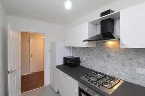 3 bedroom flat to rent, Rutland Court, Glasgow, G51