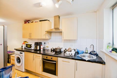 2 bedroom flat for sale, Sunderland Street, Halifax, HX1