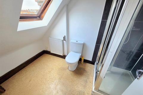 Studio to rent, Nibthwaite Road, Harrow