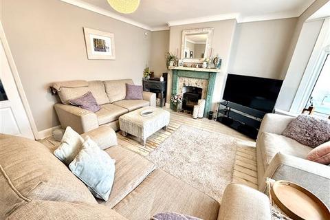 3 bedroom semi-detached house for sale, Terringes Avenue, Worthing, West Sussex, BN13 1JQ