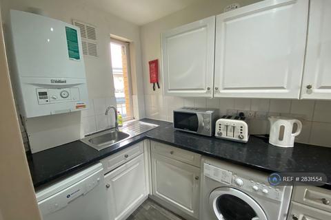 1 bedroom in a flat share to rent, Bridge Wharf, London, N1
