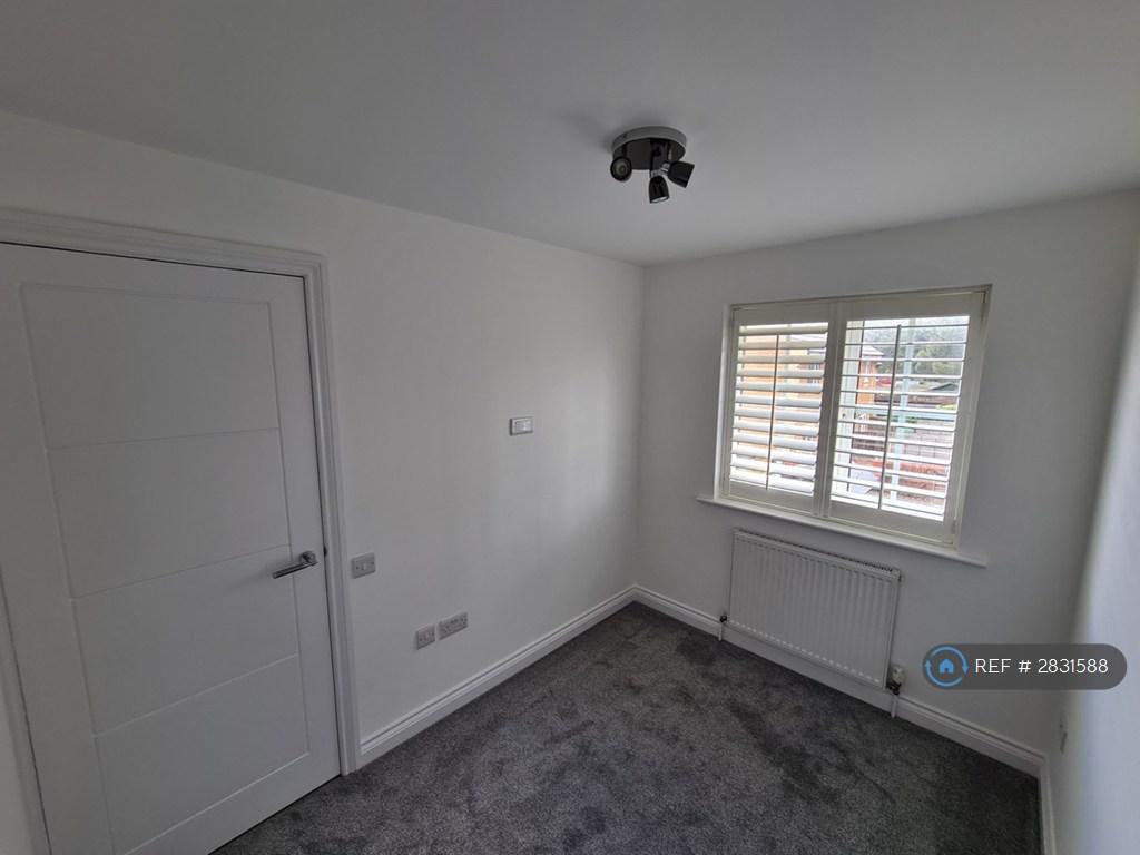 Single Bedroom At The Rear