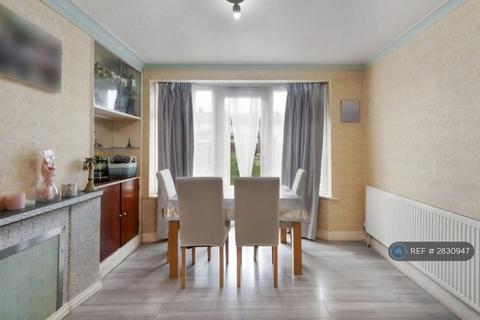 3 bedroom terraced house to rent, Wyld Way, Wembley, HA9