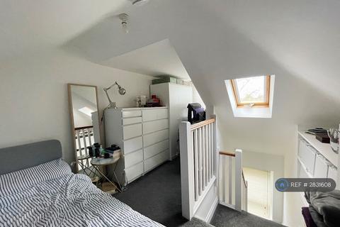 2 bedroom flat to rent, Wellmeadow Road, London, SE6