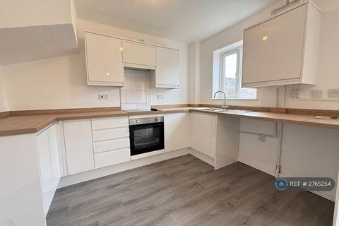 3 bedroom semi-detached house to rent, Hitchin St, Biggleswade, SG18