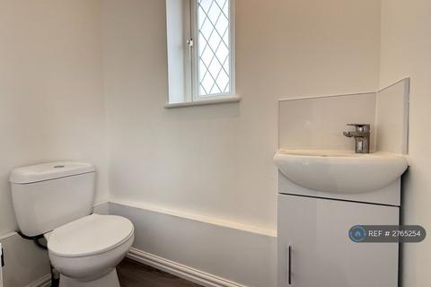 3 bedroom semi-detached house to rent, Hitchin St, Biggleswade, SG18