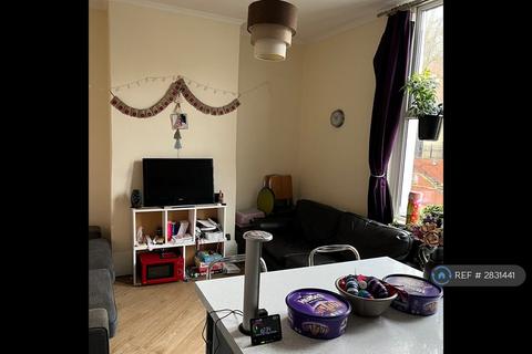 1 bedroom in a flat share to rent, Cheltenham Road, Bristol, BS6