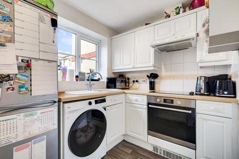 2 bedroom apartment for sale, Commodore House, Timberlog Lane, Basildon, Essex, SS14