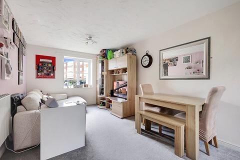 2 bedroom apartment for sale, Commodore House, Timberlog Lane, Basildon, Essex, SS14