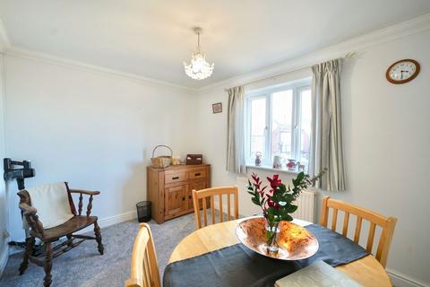 2 bedroom flat for sale, Alexandra Road, Sheringham, NR26