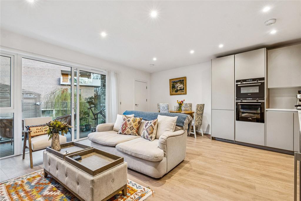 Ravensbury Terrace, SW18 2 bed apartment for sale - £625,000