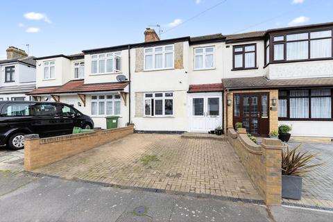 3 bedroom terraced house for sale, Laburnum Avenue, Hornchurch, RM12