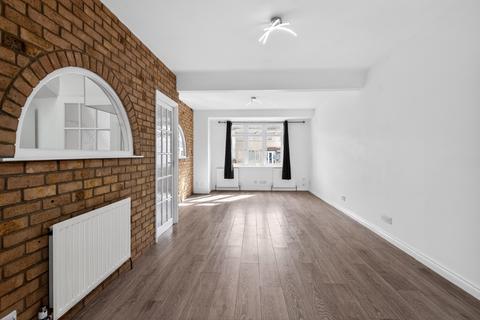 3 bedroom terraced house for sale, Laburnum Avenue, Hornchurch, RM12