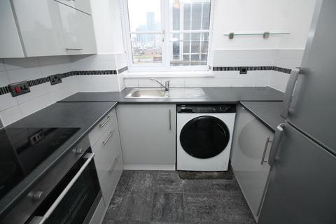 2 bedroom flat for sale, Wheatsheaf Close, Isle of Dogs, E14