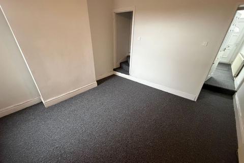 3 bedroom terraced house to rent, Arden Road, Smethwick, B67 6EW