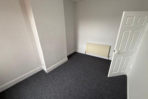 3 bedroom terraced house to rent, Arden Road, Smethwick, B67 6EW