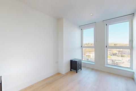 2 bedroom flat to rent, Beverley Way