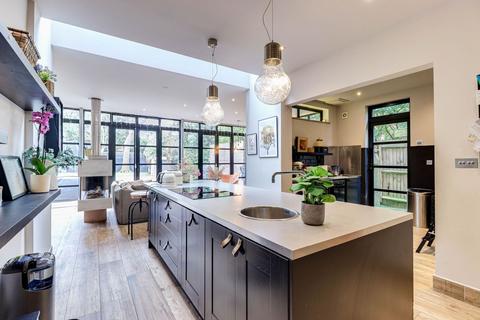 undefined, Claygate Lane, Esher