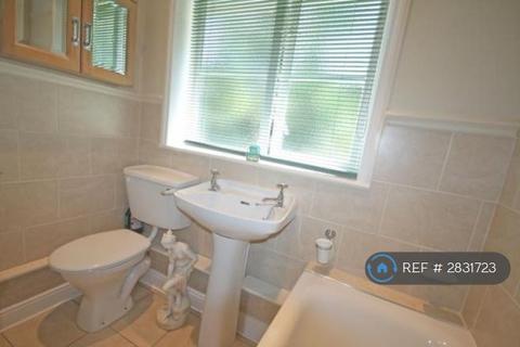 2 bedroom semi-detached house to rent, Little Dell, Welwyn Garden City, AL8