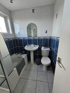 1 bedroom in a house share to rent, Limeslade road, stanford-le-hope SS17