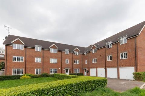 2 bedroom flat to rent, Uxbridge Road, Wendover, Aylesbury