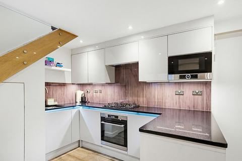 undefined, St. Georges Drive, London, SW1V