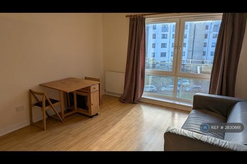 undefined, Hawkhill Close, Edinburgh, EH7