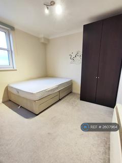 undefined, Madison Heights, Hounslow, TW3
