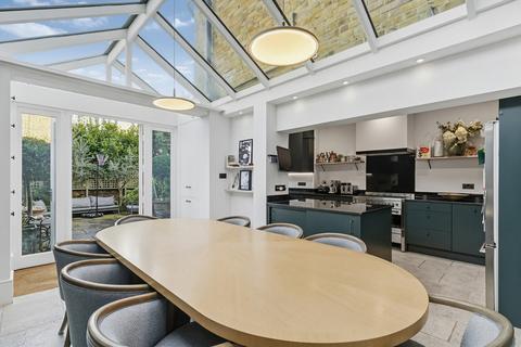 4 bedroom house to rent, Perrymead Street, SW6