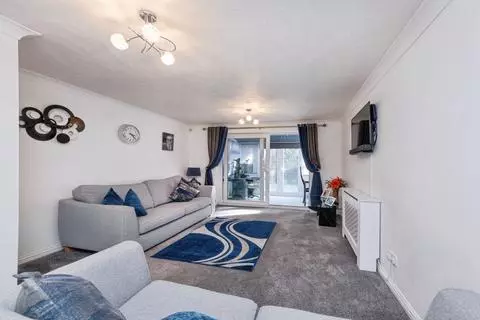 2 bedroom semi-detached house for sale - View 3