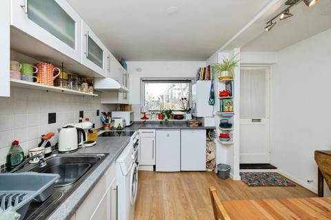 2 bedroom flat for sale, Turenne Close, Wandsworth, London, SW18