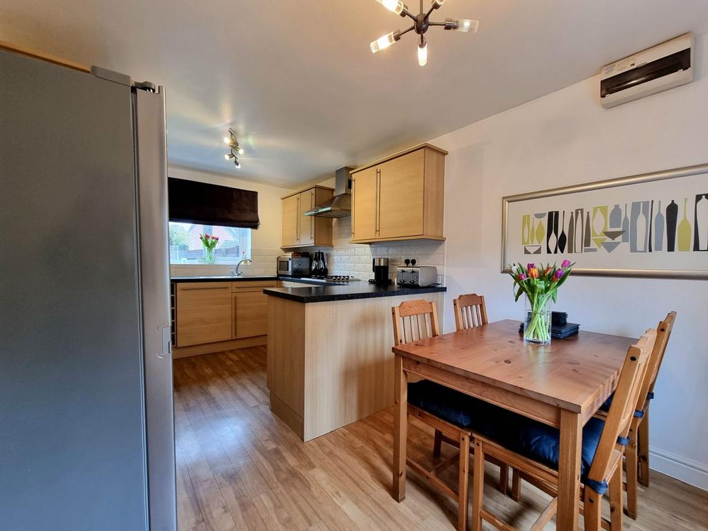 Kitchen/Dining Room