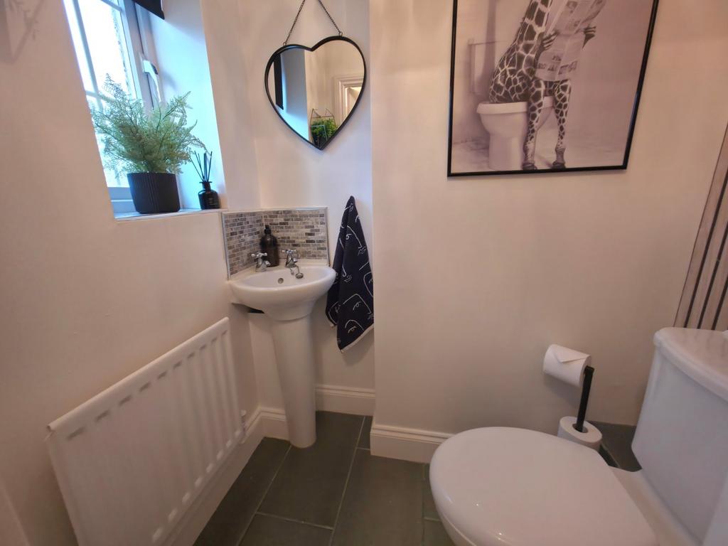 Cloakroom/Wc