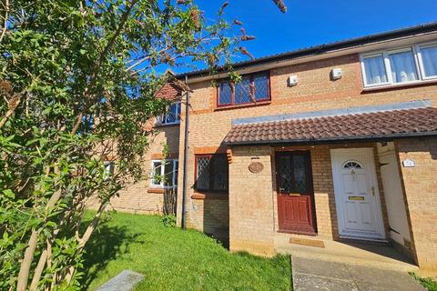 2 bedroom semi-detached house to rent, Canterbury Close, Banbury, OX16 4FF