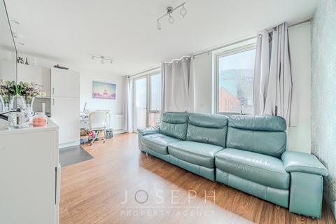 1 bedroom apartment for sale, Barnard Square, Leven Court, IP2